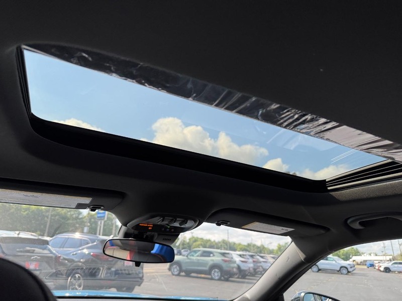 Chevrolet Trax Vehicle Full-screen Gallery Image 6