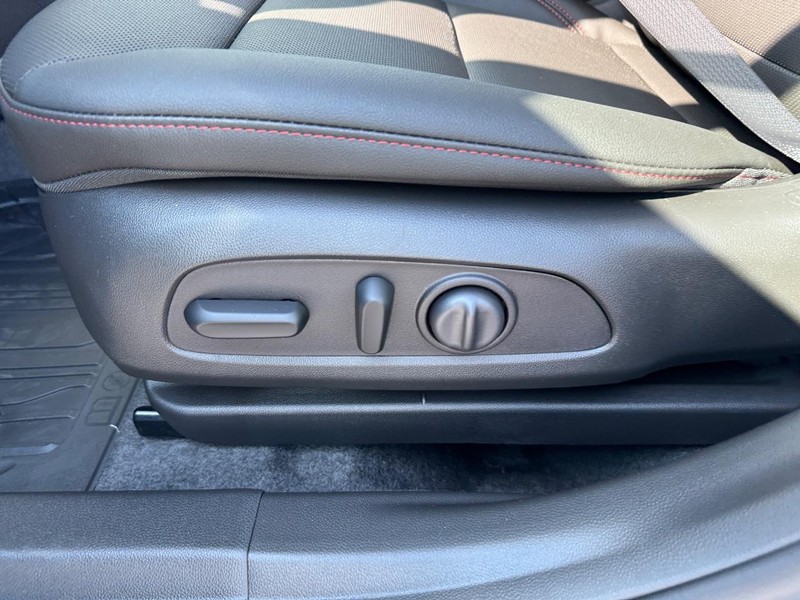 Chevrolet Trax Vehicle Full-screen Gallery Image 11