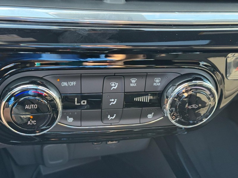 Chevrolet Trax Vehicle Full-screen Gallery Image 16