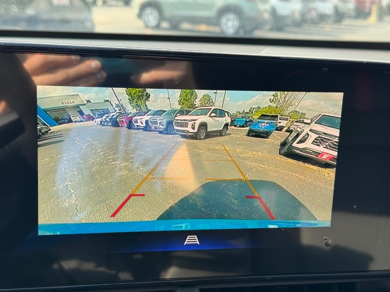 Chevrolet Trax Vehicle Full-screen Gallery Image 17