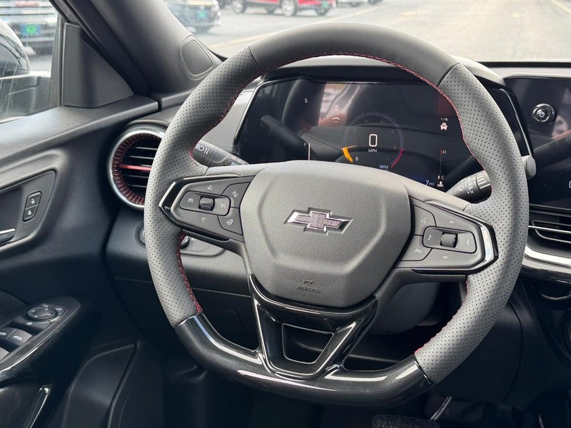 Chevrolet Trax Vehicle Full-screen Gallery Image 8