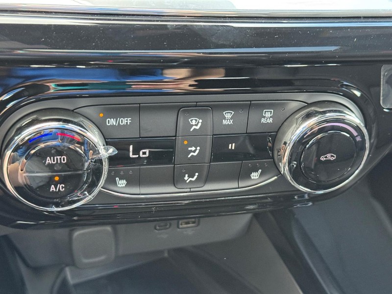 Chevrolet Trax Vehicle Full-screen Gallery Image 16