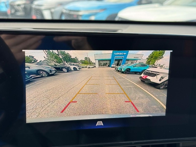 Chevrolet Trax Vehicle Full-screen Gallery Image 17