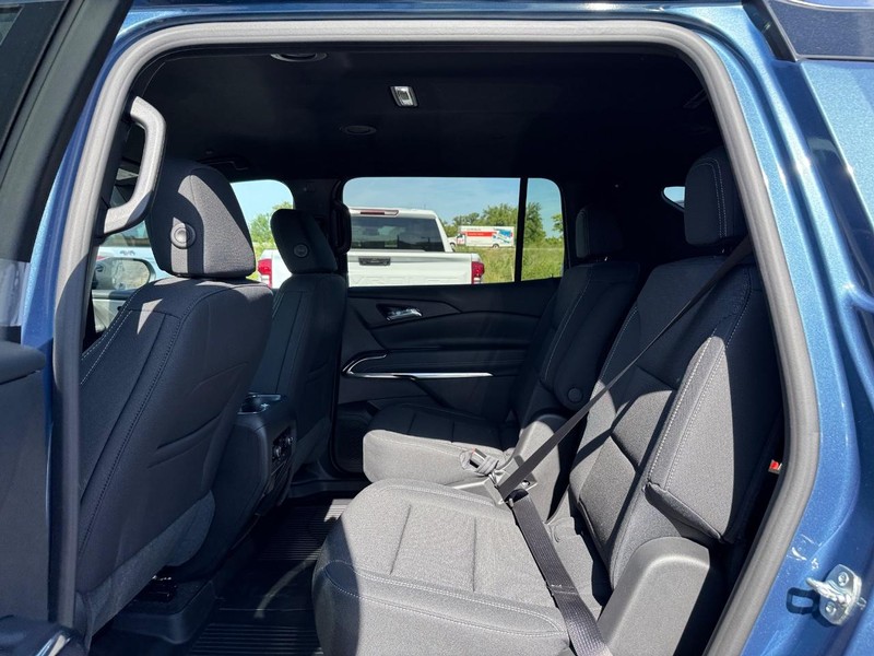 Chevrolet Traverse Vehicle Full-screen Gallery Image 5