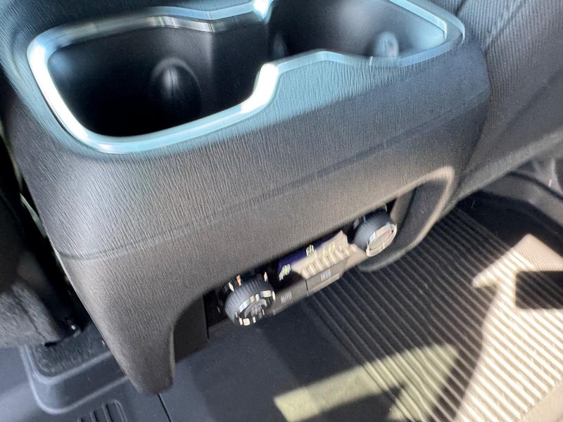 Chevrolet Traverse Vehicle Full-screen Gallery Image 7