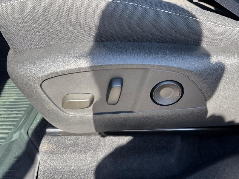 Chevrolet Traverse Vehicle Full-screen Gallery Image 9