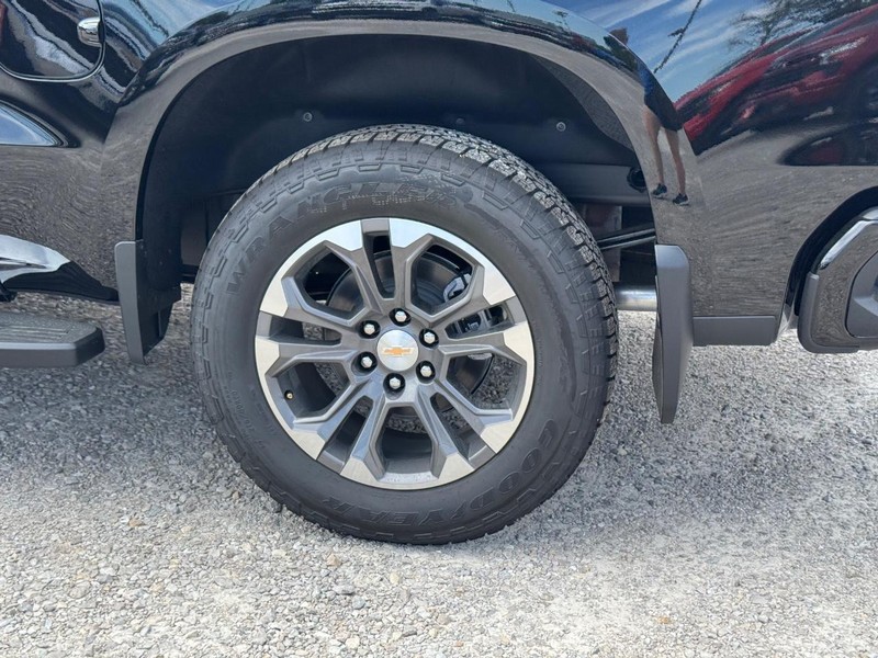 Chevrolet Silverado 1500 Vehicle Full-screen Gallery Image 4