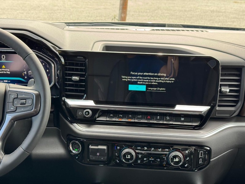 Chevrolet Silverado 1500 Vehicle Full-screen Gallery Image 8