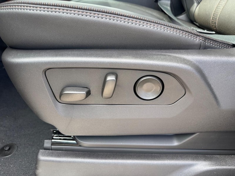 Chevrolet Silverado 1500 Vehicle Full-screen Gallery Image 10