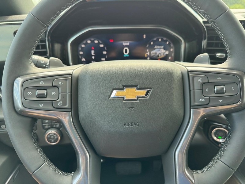 Chevrolet Silverado 1500 Vehicle Full-screen Gallery Image 13