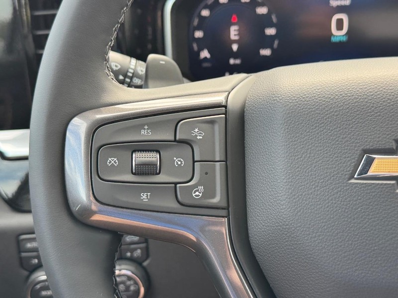 Chevrolet Silverado 1500 Vehicle Full-screen Gallery Image 14