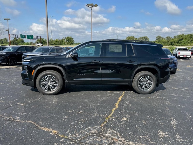 Chevrolet Traverse Vehicle Full-screen Gallery Image 2
