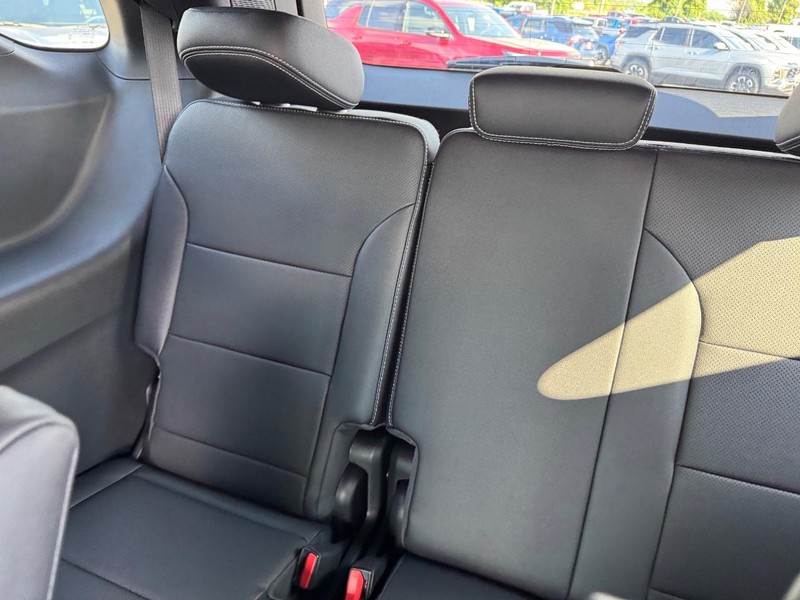 Chevrolet Traverse Vehicle Full-screen Gallery Image 6