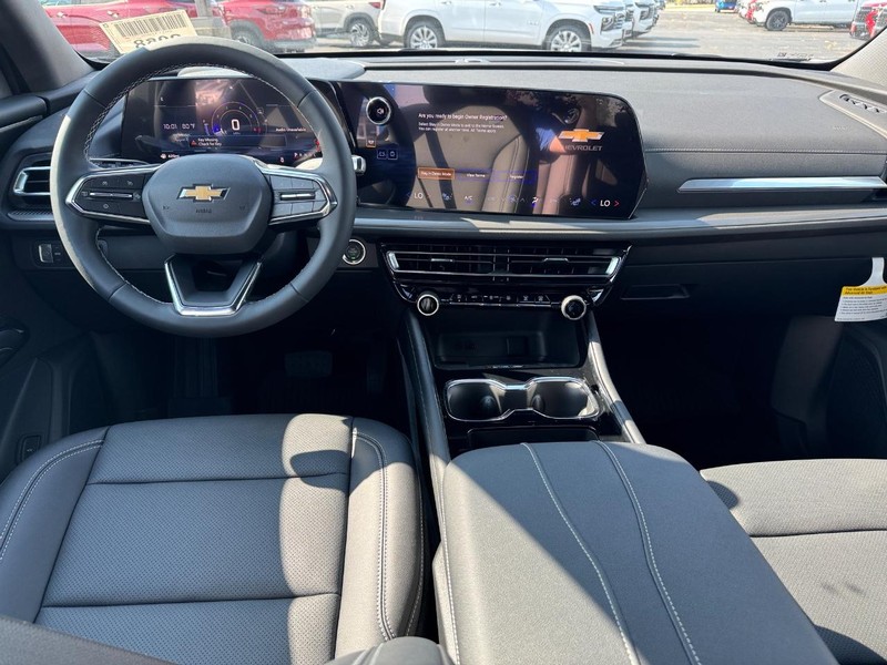 Chevrolet Traverse Vehicle Full-screen Gallery Image 8