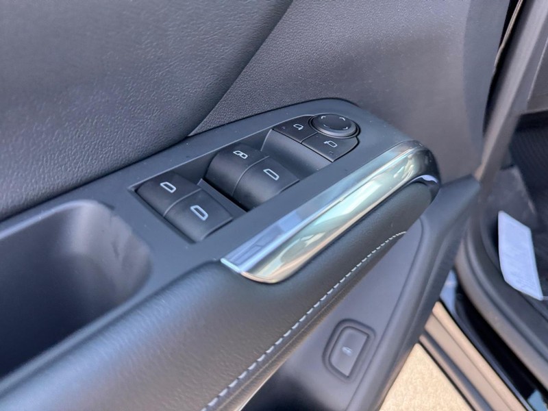 Chevrolet Traverse Vehicle Full-screen Gallery Image 13