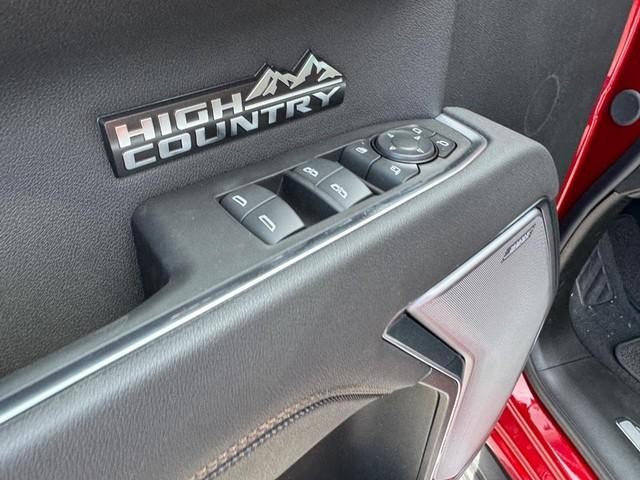 Chevrolet Silverado 1500 Vehicle Full-screen Gallery Image 11