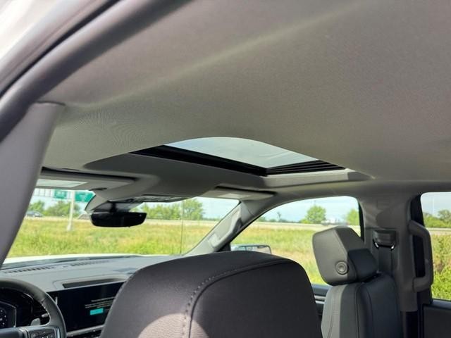 Chevrolet Silverado 1500 Vehicle Full-screen Gallery Image 6