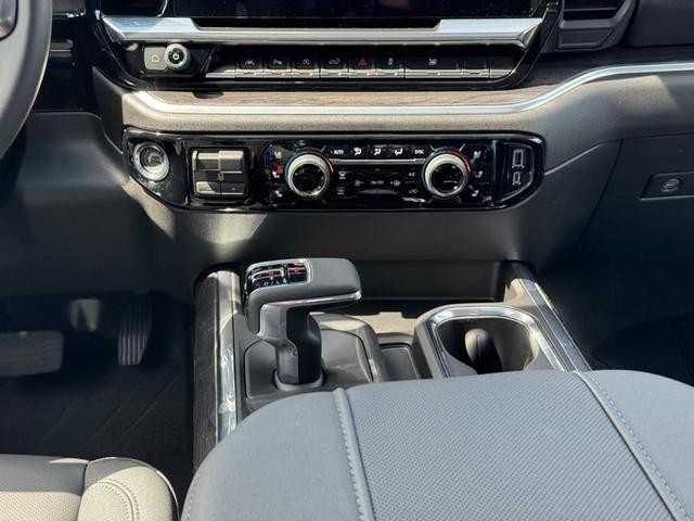 Chevrolet Silverado 1500 Vehicle Full-screen Gallery Image 10