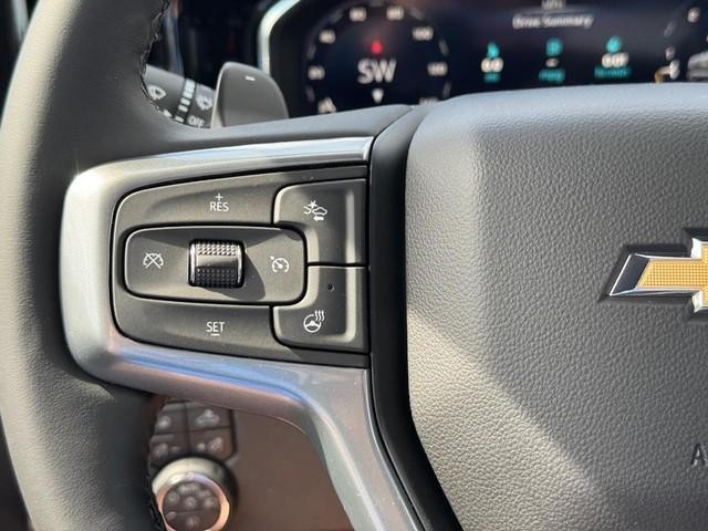 Chevrolet Silverado 1500 Vehicle Full-screen Gallery Image 15