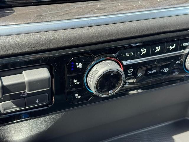 Chevrolet Silverado 1500 Vehicle Full-screen Gallery Image 17