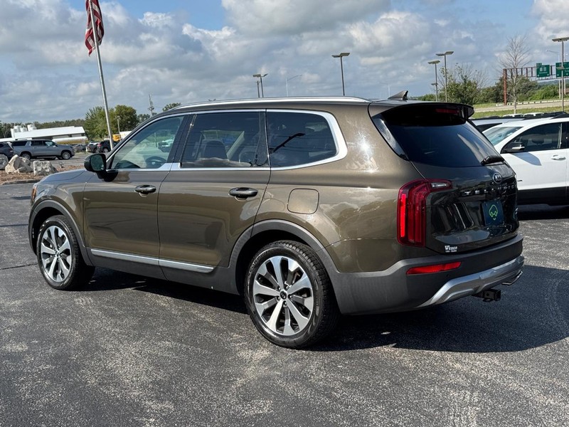 Kia Telluride Vehicle Full-screen Gallery Image 3