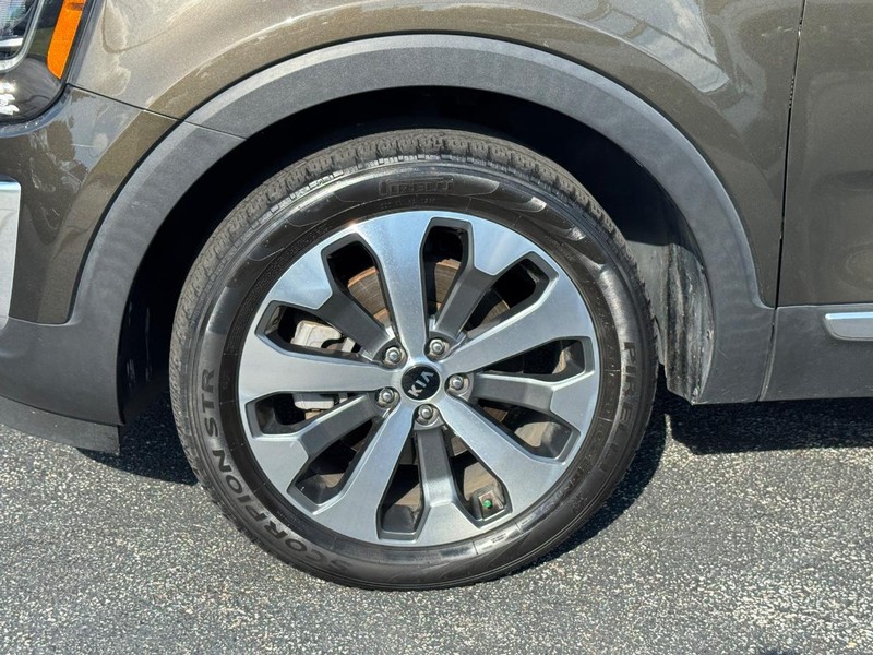Kia Telluride Vehicle Full-screen Gallery Image 9