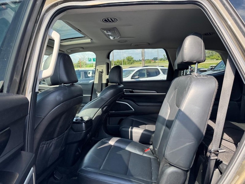 Kia Telluride Vehicle Full-screen Gallery Image 10