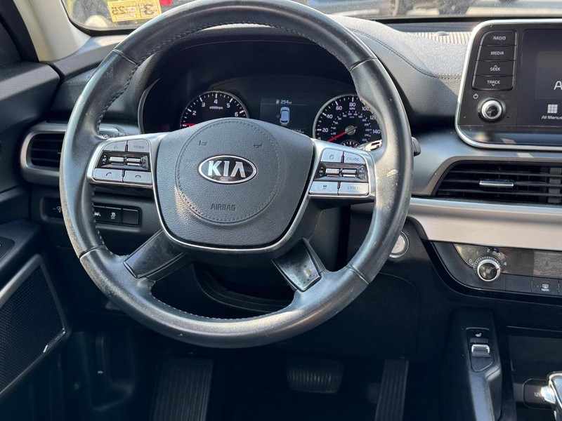 Kia Telluride Vehicle Full-screen Gallery Image 13