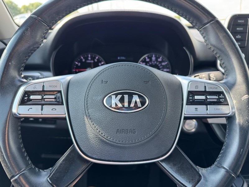 Kia Telluride Vehicle Full-screen Gallery Image 18