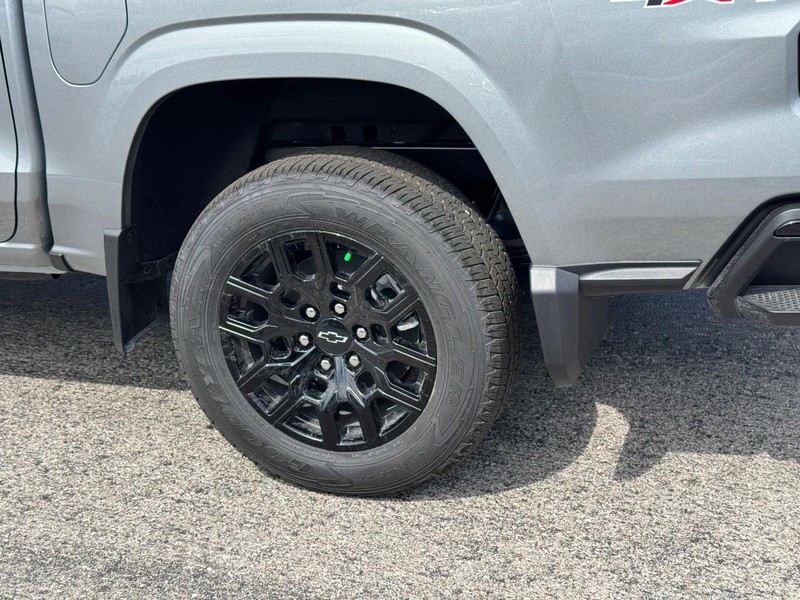 Chevrolet Colorado Vehicle Full-screen Gallery Image 4