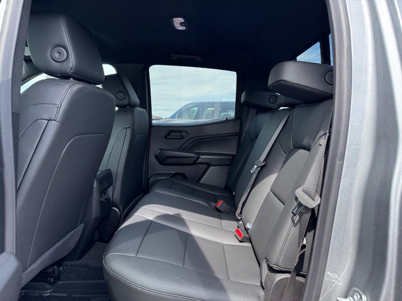 Chevrolet Colorado Vehicle Full-screen Gallery Image 5