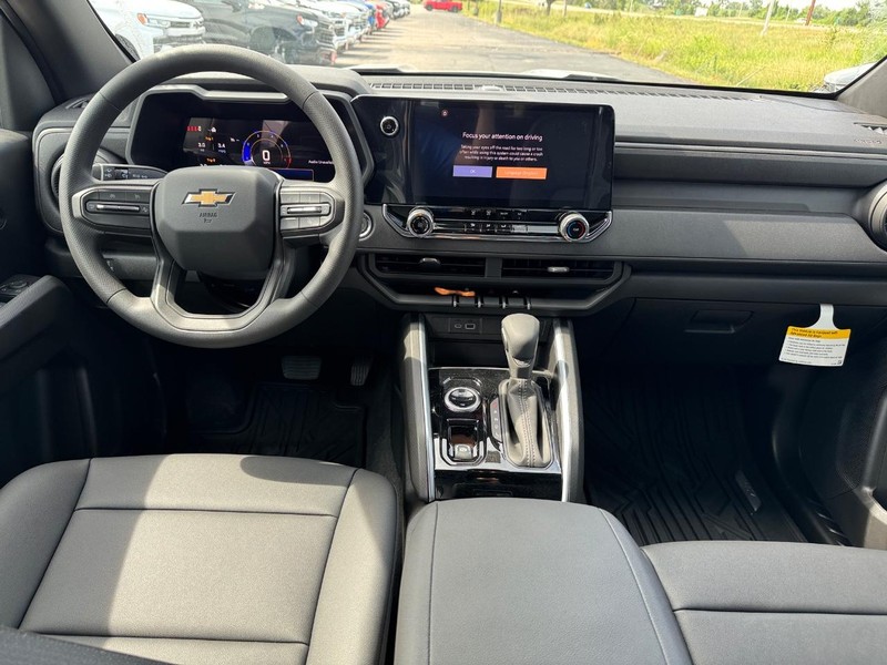 Chevrolet Colorado Vehicle Full-screen Gallery Image 6