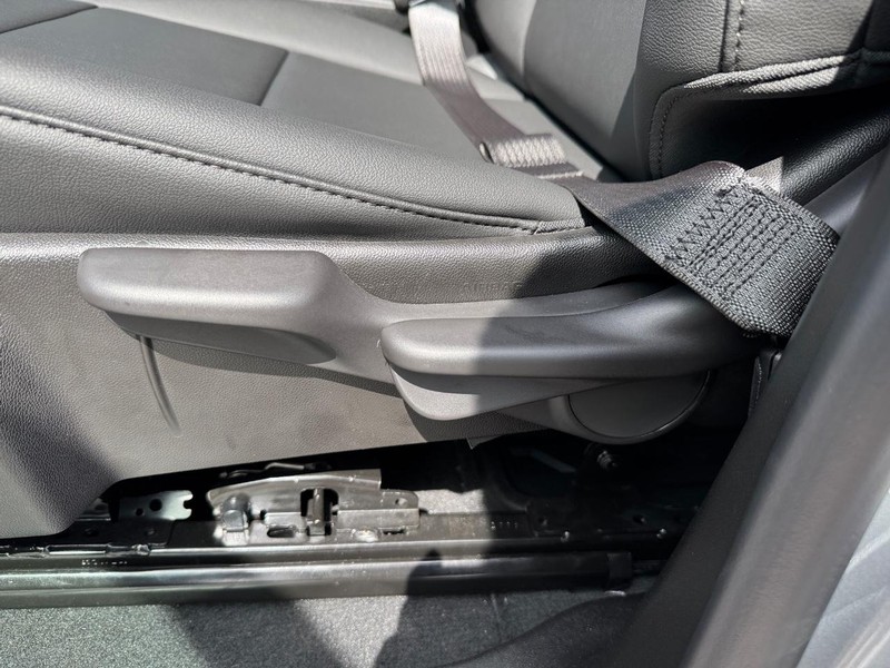 Chevrolet Colorado Vehicle Full-screen Gallery Image 10