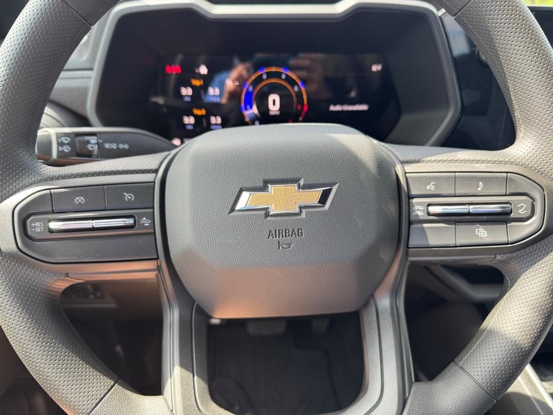 Chevrolet Colorado Vehicle Full-screen Gallery Image 12