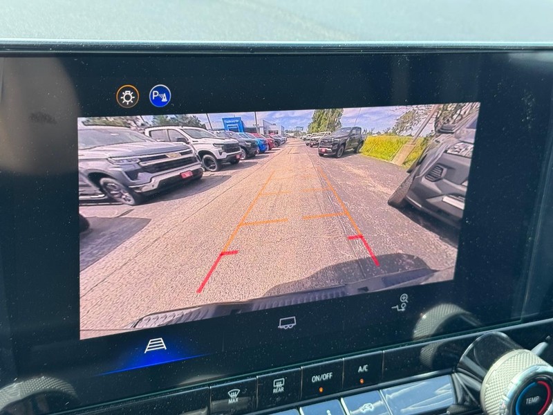 Chevrolet Colorado Vehicle Full-screen Gallery Image 15