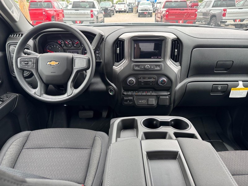 Chevrolet Silverado 1500 Vehicle Full-screen Gallery Image 6