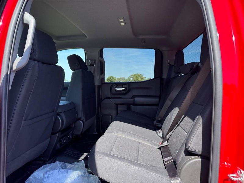 Chevrolet Silverado 1500 Vehicle Full-screen Gallery Image 5