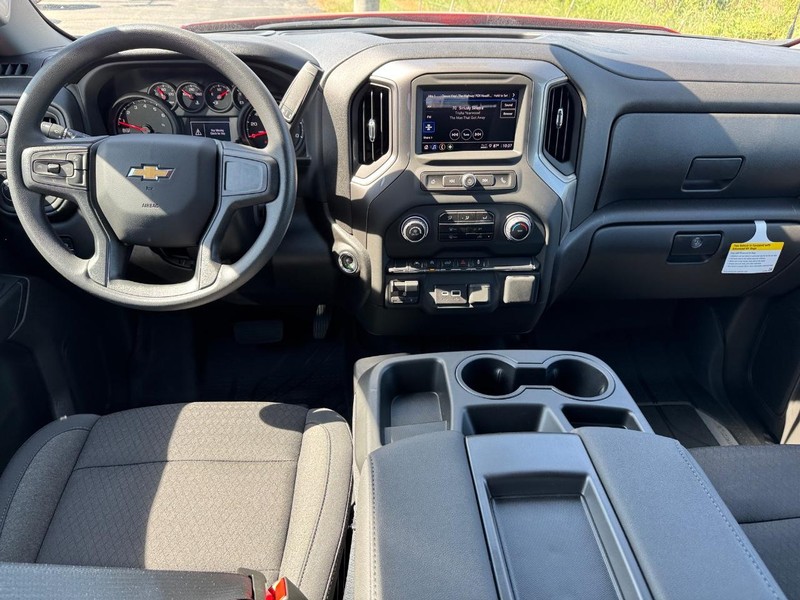 Chevrolet Silverado 1500 Vehicle Full-screen Gallery Image 6