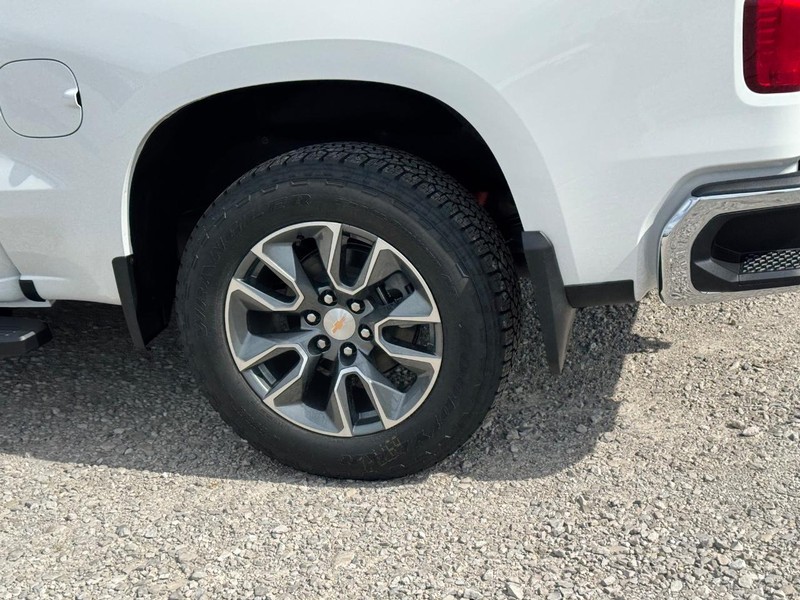 Chevrolet Silverado 1500 Vehicle Full-screen Gallery Image 4