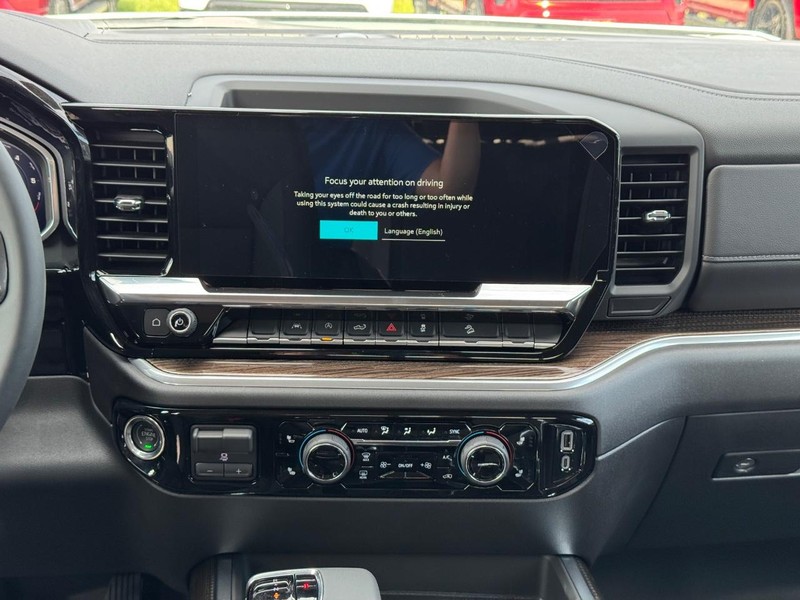 Chevrolet Silverado 1500 Vehicle Full-screen Gallery Image 8