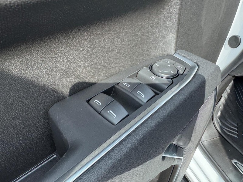 Chevrolet Silverado 1500 Vehicle Full-screen Gallery Image 11