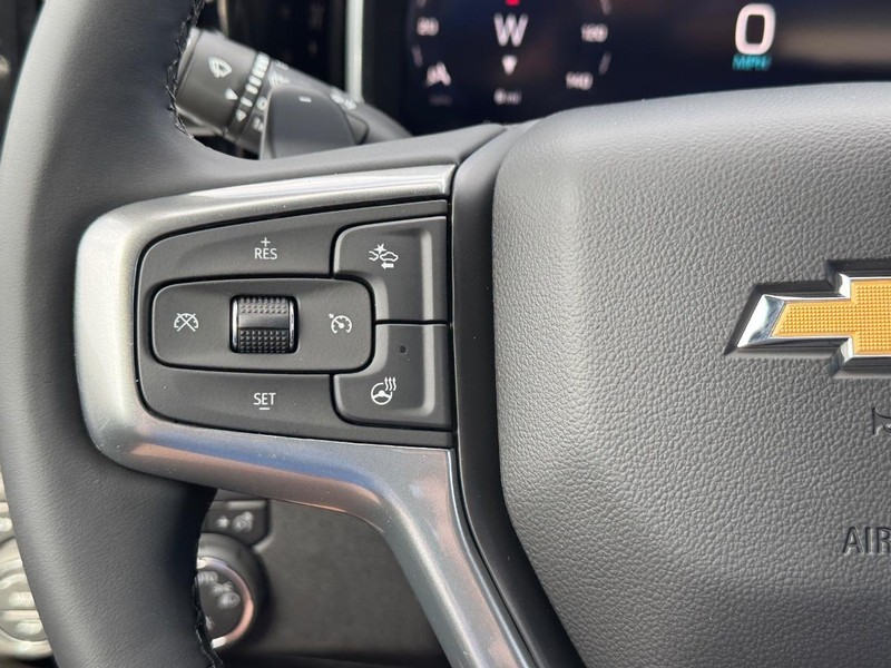 Chevrolet Silverado 1500 Vehicle Full-screen Gallery Image 13