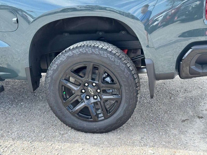 Chevrolet Silverado 1500 Vehicle Full-screen Gallery Image 4