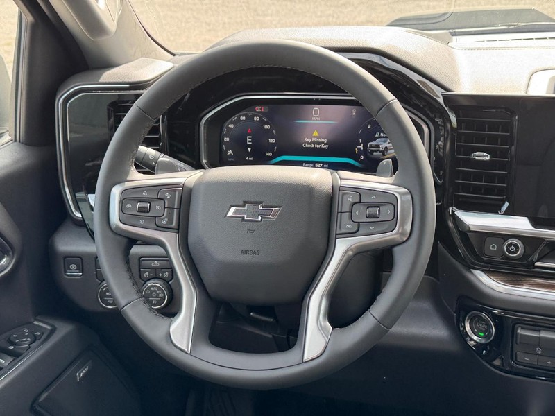 Chevrolet Silverado 1500 Vehicle Full-screen Gallery Image 8