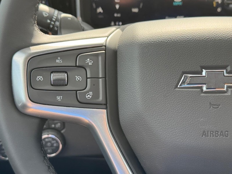 Chevrolet Silverado 1500 Vehicle Full-screen Gallery Image 14