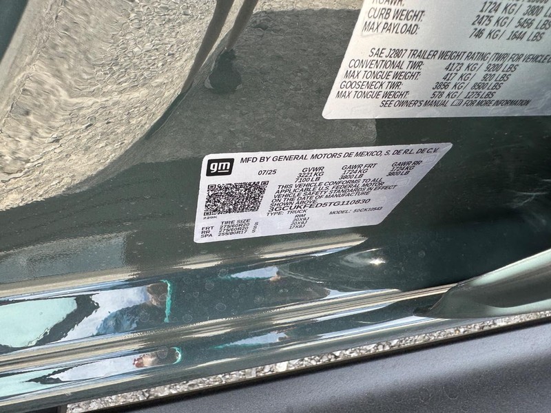 Chevrolet Silverado 1500 Vehicle Full-screen Gallery Image 17