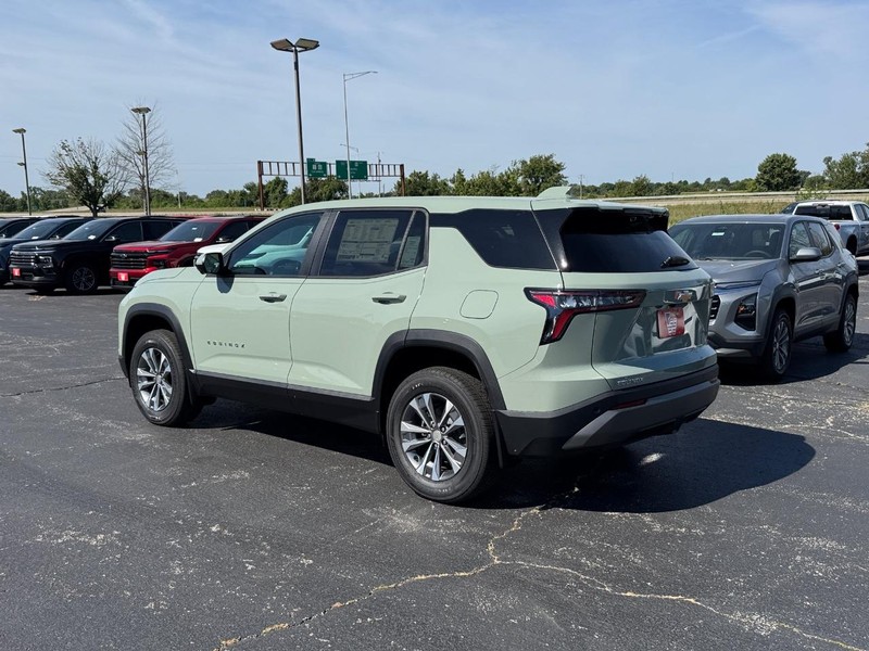 Chevrolet Equinox Vehicle Full-screen Gallery Image 3