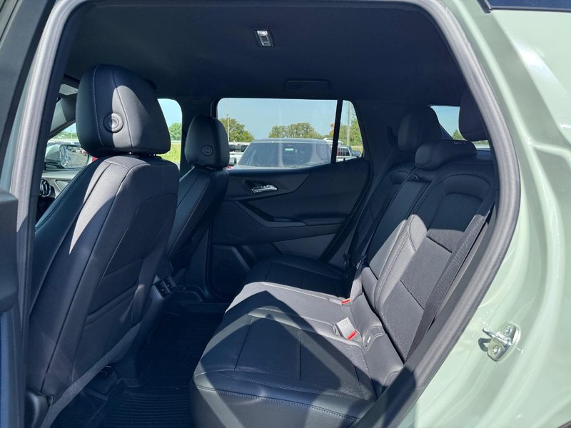 Chevrolet Equinox Vehicle Full-screen Gallery Image 5