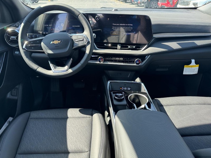 Chevrolet Equinox Vehicle Full-screen Gallery Image 7