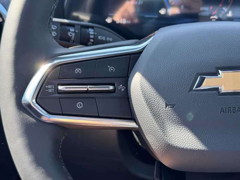 Chevrolet Equinox Vehicle Full-screen Gallery Image 13